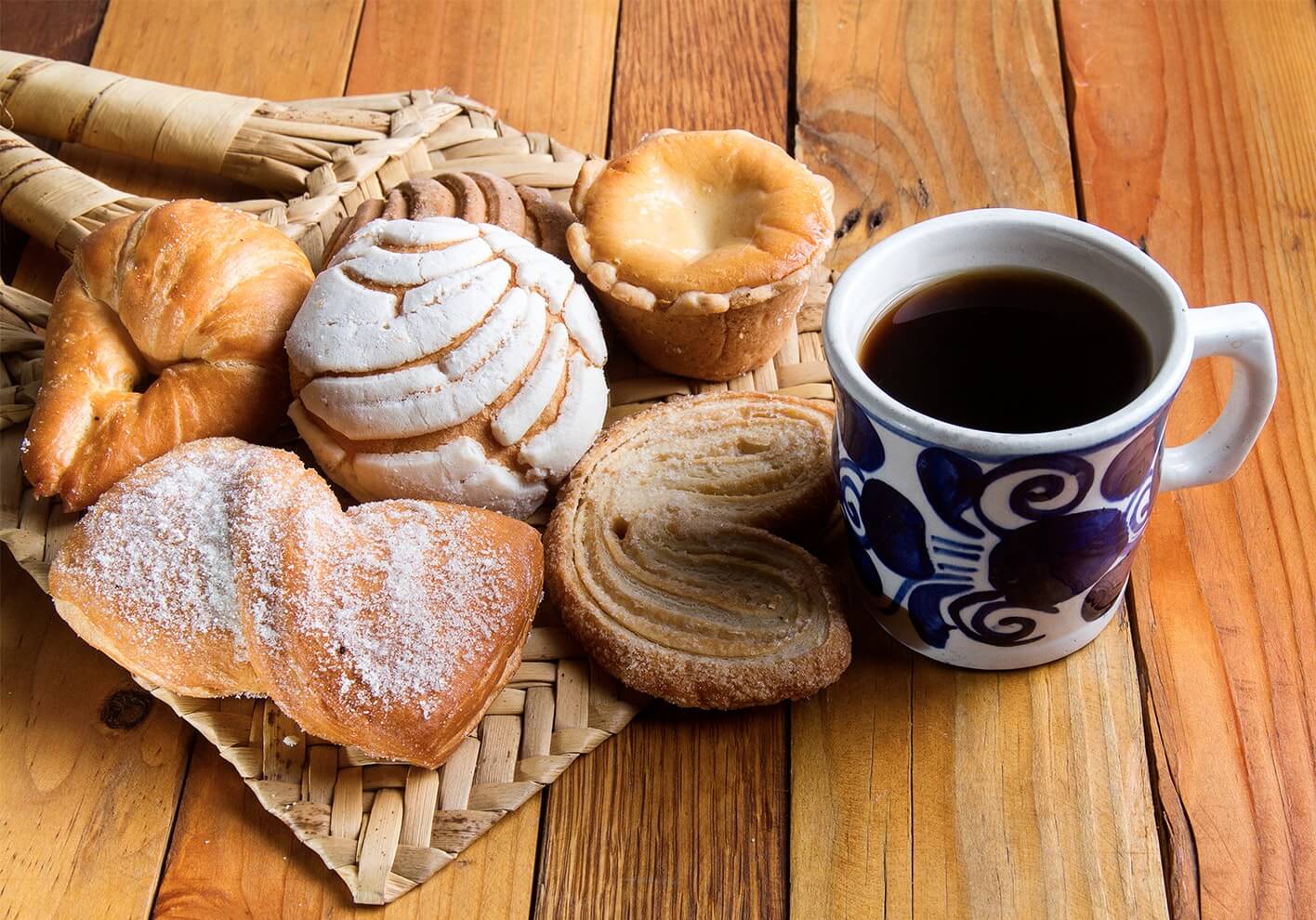 No hay duda alguna de que el pan forma parte de la identidad del mexicano. Pocas cosas superan el placer que nos da morder un delicioso pan dulce acompañado de…