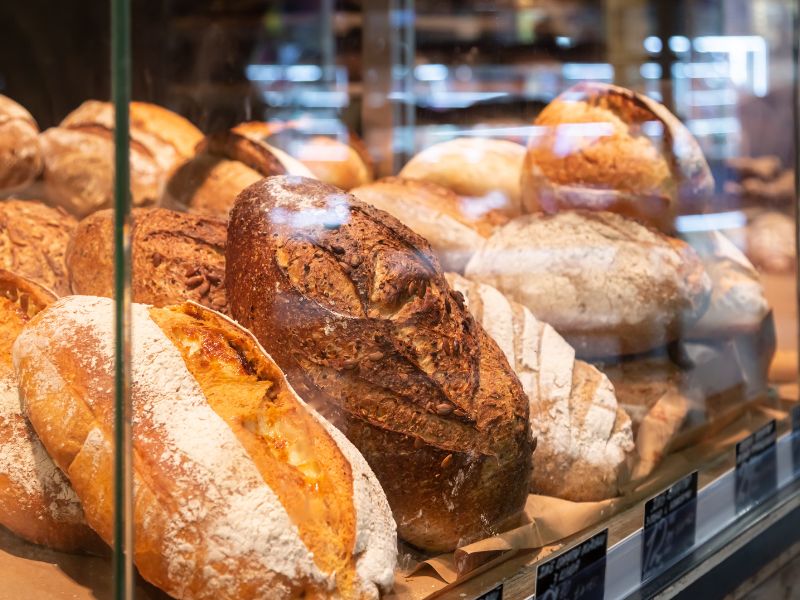 La panadería artesanal ha experimentado un resurgimiento emocionante en los últimos años, llevando a los amantes del pan a un viaje culinario donde la tradición se mezcla con la innovación.…