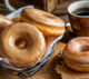 El Origen de la Dona: Un Pan con Agujero

La historia de la dona (o donut, como se le conoce en inglés) se remonta al siglo XVI en Europa. Los holandeses…